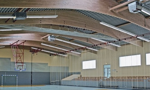 Die Mehrzweckhalle in Goldbach wird mit dezentralen Geräten belüftet und beheizt.