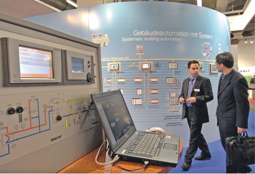 Impressionen aus den Ausstellungsbereichen Licht, Elektrotechnik sowie Haus- und Gebäudeautomation der Light+Building 2008.