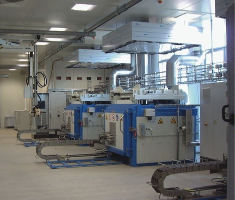 Sinteröfen im CFCL-Werk in Heinsberg. Die aktuelle Kapazität von derzeit 10000 Stacks pro Jahr kann auf 160000 Stacks erweitert werden.