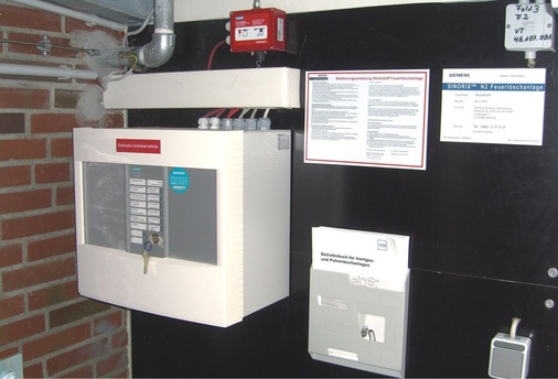 Bild 3 Die Löschsteuerzentrale ist integraler Bestandteil der Brandmeldeanlage und über die Netzwerktechnologie FD-Net an das bestehende Brandmeldesystem Sigmasys M von Siemens gekoppelt.