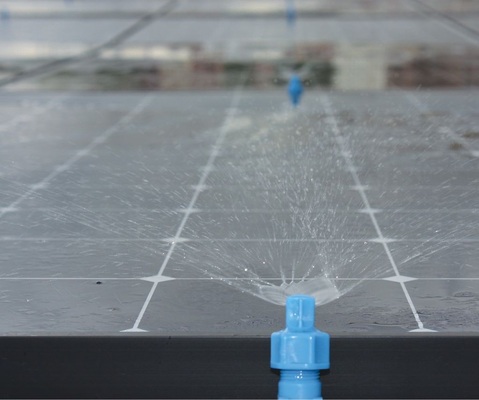 Abb. 8 Sprühdüsen zur Benetzung der Photovoltaikmodule.
