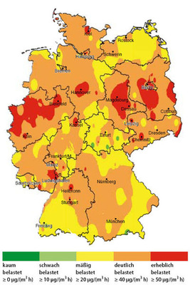 Abb. 5 Maximale Feinstaubbelastung (PM10) innerhalb von sieben Tagen (6. bis 30. März 2011). Erheblich belastete Bereiche (rot) liegen bereits über dem Grenzwert von 50 µg/(m³ h)