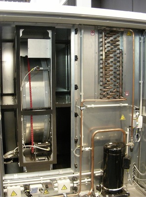Abb. 7 Sorptionslösung von Munters. Das VorkühlDirektverdampfermodul regeneriert mit seiner Abwärme den Sorptionsrotor.