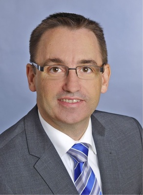 Abb. 2 Andreas Gelbke: „Der Wärme­pumpenmarkt in Deutschland ist ­anspruchsvoll und wird durch einen starken Wettbewerb mit etablierten Anbietern sowie gefestigte Vertriebsstrukturen und Kaufgewohnheiten gekennzeichnet. Wir sehen unsere Chancen im positiven Markenimage von Panasonic, in Produkten, die bei Qualität, Leistung und Preis wettbewerbsfähig sind und den Vorteilen eines Komplettanbieters.“