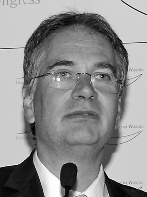 » 100 % Erneuerbare bis 2050 ist möglich; Wind wird künftig unsere billigste Energiequelle sein. « Prof. Dr. Christian Hey, Generalsekretär des SRU und Lehrstuhl für Rohstoff- und Energietechnologie an der TU München