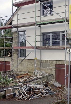 Abb. 2 Vollsanierung in einem Durchgang oder mehrere Teil­sanierungen? Unterm Strich sind Voll­sanierungen kosten­effizienter. Aber lässt sich über eine entsprechende ­Konzentration von Förder­mitteln die Sanierungsquote auch steigern?