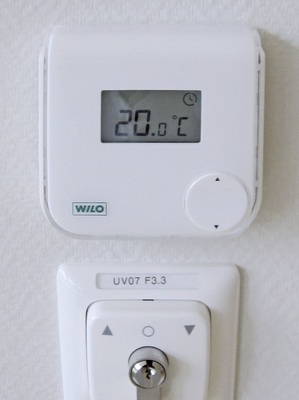 Abb. 4 Raumbediengerät mit Temperatursensor.