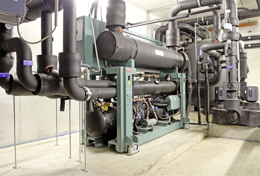 Abb. 3 Klimakälteanlagen müssen zum Nutzungskonzept eines Gebäudes ­passen. Durch die Optimierung der Regelungsprozesse und die Einbindung autarker Regelungen in die Gebäudeautomation kann deren Effizienz spürbar verbessert werden.