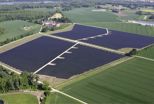 Abb. 2 Wetterabhängige Energieerzeuger ­begünstigen kom­plexe, aber schwierig zu kalkulierende ­Geschäftsmodelle mit Lastverschiebung und Energiespeicherung.