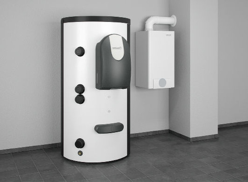 Abb. 4 Wandhängende Mikro-KWK-Anlage auf Basis eines Stirlingmotors und eines integrierten ­Spitzenlastheizkessels sowie einem Pufferspeicher. Da systembedingt eine Amortisation der Mehrkosten nur über den Betrieb der KWK-Anlage erfolgen kann, ist ein Mindestwärmebedarf erforderlich.