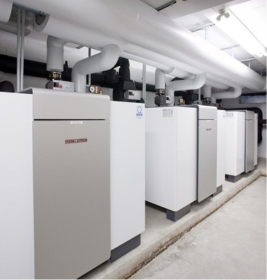 Abb. 2 …neu installiert wurden eine Kaskade mit vier Sole/Wasser-Wärmepumpen der Stiebel-Eltron-Baureihe WPF 27.