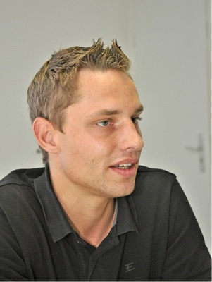 Abb. 5 Heiko van Bergen, Elektro-Techniker und Verantwortlicher für Wärmepumpen bei dem auf regenerative Energien spezialisierten ­Unternehmen Stamos aus Neuss: „Beim ersten ­Inspizieren der alten Anlage haben wir die Hände über dem Kopf zusammengeschlagen.“