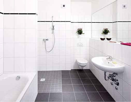 Abb. 10 Barrierefreier Komfort und guter Schallschutz: Fertiggestelltes Bad im Objekt in Köln.