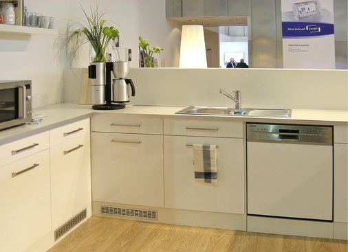 Abb. 2 Das Thema Smart Grid im Gebäude wurde in der Vergangenheit hauptsächlich von der Elektroschalter- und Hausgeräte­industrie dominiert. Jetzt will die Gebäude­automations-Industrie gegenlenken.