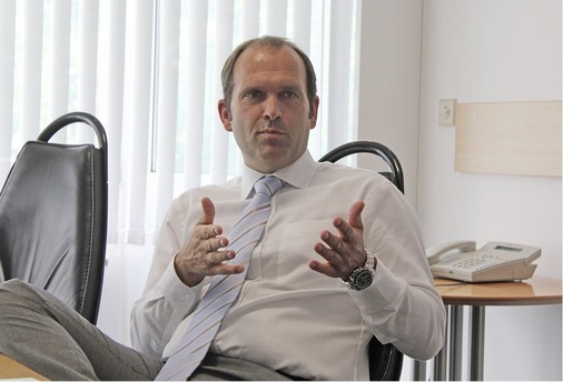 Abb. 4 Gunther Gamst: „In all unseren ­Geschäftsbereichen spielt das Planungs­büro eine ganz wich­tige Rolle. Die enorme Produktvielfalt, mit denen sich ein heutiges Planungsbüro ­beschäftigen muss, und zusätzlich dazu noch die ganzen ­Normen, Richtlinien und Anforderungen der neuen Gesetz­gebungen, stellen sie vor eine sehr große ­Herausforderung.“