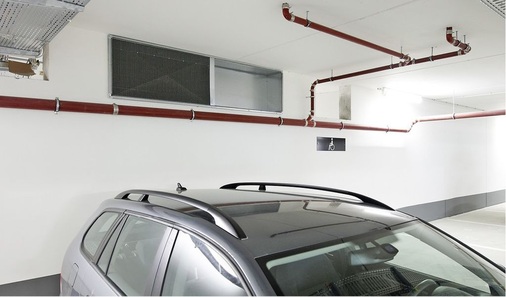 Abb. 3 Vorrangig bestimmt die optimale Platzierung der Zu- und Abluftpunkte das gewünschte Strömungsverhalten und den dazu erforderlichen Energiebedarf. Zu- und Abluft sind auch gleichzeitig die Bezugspunkte zur Verteilung der Jet-Ventilatoren auf der Parkebene.