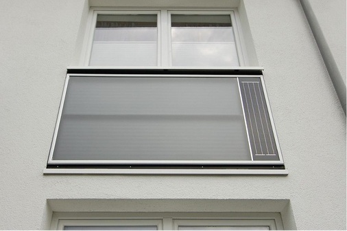 Abb. 4 In das Wärmedämmsystem integrierte Luft-Solar-Kollektoren.