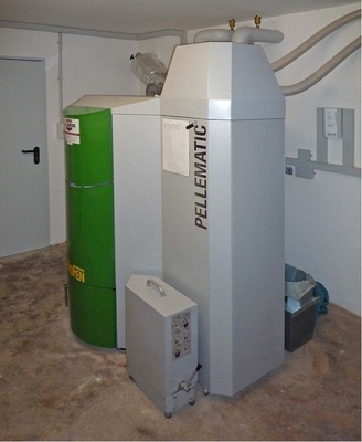 Abb. 6 …der Pellematic-Heizkessel über sein automatisches Saugsystem entnimmt.
