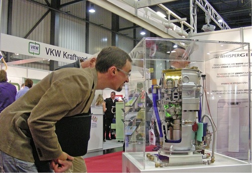 Abb. 11 Wer innovative Energiespartechnik zum Kunden bringen will, muss neue Wege gehen. Sanevo will künftig eine ganze ­Reihe an MikroKWK-Geräten direkt vermarkten und mit eigenen Montageteams installieren.