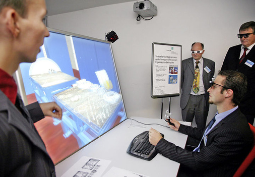 Abb. 6 Desktop-VR-Arbeitsplätze schaffen eine Planungsumgebung mit mittlerem Immersionsgrad.