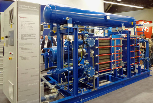 Abb. 4 500-kW-Wärmepumpe „Neatpump“ von Star Refrigeration, eine Tochtergesellschaft von ­Emerson Climate Technologies. Durch die ­Verwendung des Kältemittels NH<sub>3</sub> ist bei der ­Nutzung von Strom aus erneuerbaren Energien eine Null-Emissions-­Bilanz möglich. - © Wolfgang Schmid
