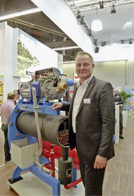 Abb. 5 Cofely Refrigeration, Lindau, ist einer der wenigen Anbieter von Flüssigkeitskühlsätzen, die den Betrieb ihrer Quantum-Maschinen nach Smart-Grid-Kriterien offen propagiert. Geschäftsführer Dr.-Ing. Jürgen Süß im TGA-Interview (Webcode 385866): „Schon heute werden Kälte­maschinen und Wärmepumpen nach Energie­effizienzkriterien betrieben. Die Branche ist deshalb für die Aufschaltung von Smart-Grid-­Funktionen — bis auf die Kommunikations­protokollfrage — bestens vorbereitet.“