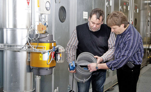 Abb. 3 Sven Pohlmann und Klaus Roos von der ­Ingenieurtechnik Ingelheim haben zusammen mit Sauter eine Applikation zur Optimierung des Drucks im Kanalsystem entwickelt.