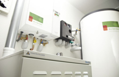 Abb. 6 CFC hat die Produktion von Brennstoffzellen-Heizge­räten von Australien nach Deutschland ­verlegt. Dadurch ­erhofft sich das Unternehmen einen besseren Zugang zum ­Heizungsmarkt, der durch starke Kundenbindungen zwischen Herstellern und Fachfirmen geprägt ist.