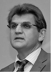 » Die Smart-Grid-Technologie muss möglichst verlustfrei ineinandergreifen, angefangen bei den Komponenten einer Anlage über das Anlagensystem, das Gebäude und die Liegenschaft bis zur Vernetzung mit der Infrastruktur der Gemeinde, der Stadt oder der Region. « Martin Becker