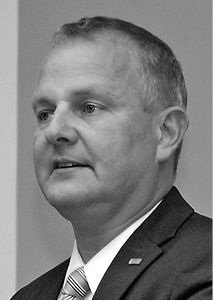 » Für künftige Betreiberstrategien nach Smart-Grid-Kriterien ist nicht mehr allein die Energieeffizienz, sondern sind die systemischen Wirkungsgrade der Wärme- und Kältenutzung in Abhängigkeit der vom Versorger temporär angebotenen Energiekosten entscheidend. « Jürgen Süß