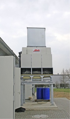 Abb. 3 Ein Nasskühlturm stellt Kühlwasser mit niederer Temperatur für die Absorptions­kältemaschine zur Verfügung und sichert so den wirtschaftlichen Betrieb der Anlage.