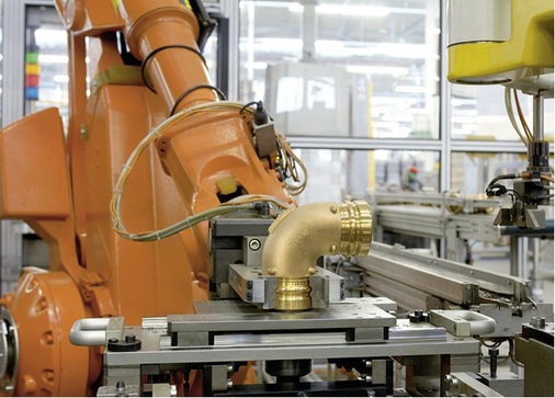 Abb. 3 Viega produziert schon seit Jahren Installa­tionskomponenten und Armaturen für Trink­wasser-Installationen nur aus hygienisch einwandfreien Werkstoffen. Denn die „neuen“ Grenzwerte sind schon seit 15 Jahren bekannt…