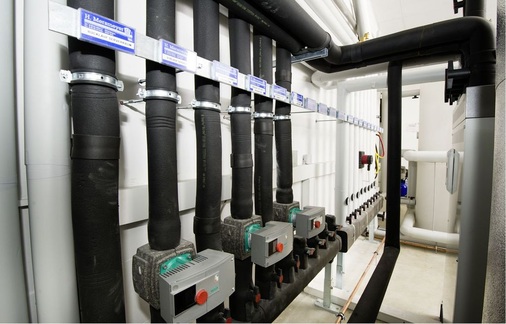 Abb. 4 Kälteverteiler für die Kühlung der EDV-Anlagen und zwei RLT-Anlagen.