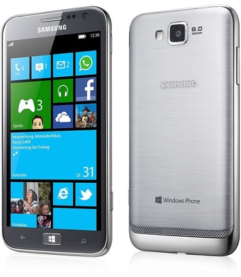 Abb. 4 Die Windows-8-Kacheln sind groß genug, sodass man sie auch auf dem Smartphone-Display bequem bedienen kann.