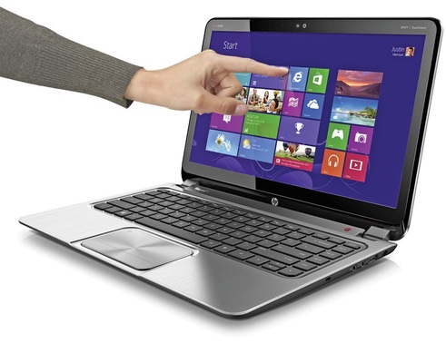 Abb. 3 Ob per Fingertipp oder Maus und Tastatur — Windows 8 lässt beide Bedienkonzepte zu. - © Microsoft
