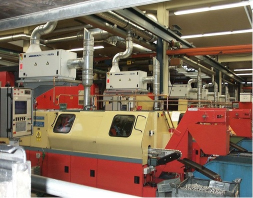 Abb. 2 Die Vorabscheider in der Sammel­absaugung halten die Abluftkanäle vor dem zentralen Luftreiniger weitgehend ölfrei. Um das Brandrisiko zu minimieren, müssen die Vorabscheider flammendurchschlagssicher sein.