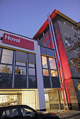 

Abb. 2

 Abgasführung an der Fassade. 

