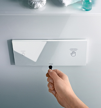 
7
 Schnell installiert, einfach programmiert – das sind die Vorteile von Betätigungsplatten mit „Hygiene+“-Funktion, wenn eine Reiheninstallation, beispielsweise die Toilettenanlage in einer Sporthalle, gegen Nutzungsunterbrechungen abgesichert werden muss. 



