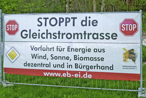 



7
 Milliardeninvestitionen in den Netzausbau könnten vermieden werden, wenn dezentrale Batteriespeicher intelligent in das bestehende Netz eingebunden werden, so der Tenor auf der CEB-Fachtagung „Stromspeicherung in Gebäuden“.

