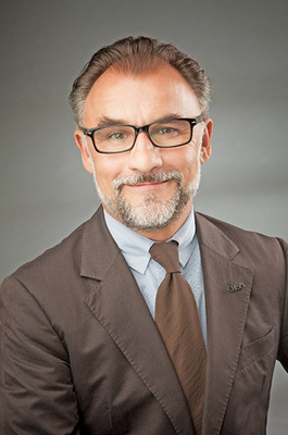 



Christan Herten: „Die Tragweite der F-Gase-Verordnung ist größer als viele denken, denn durch die wachsende Zahl an Wärme-pumpen und den steigenden Kältebedarf nimmt auch die in stationären Anlagen verwendete Gesamt-Kältemittelfüllmenge zu.“ 
