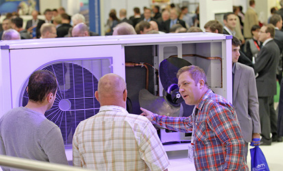 



Bei der Sonderpräsentation „Energetische Inspektion von Klima- und RLT-Anlagen“ wird in Halle 7 Stand 201 eine Trainingsstrecke zur Verfügung stehen, auf der die bei einer Inspektion notwendigen Tätigkeiten vorgeführt werden. 
