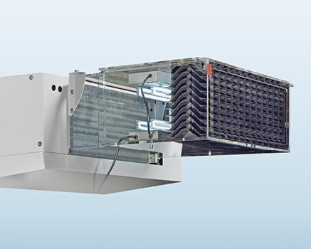 



2
 Das Funktionsmodell zeigt die Lage des AirStream V hinter dem Verdampfer. Durch diese Position wird die Luft erst nach dem Kühlprozess entkeimt und kann so nicht erneut kontaminiert werden. 
