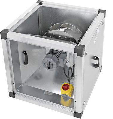 



2
 Die Thermo Multibox „MUB/T“ von Systemair wird als kompakte Einheit in Entlüftungsanlagen für Großküchen eingesetzt. Hier ist der AC-Motor vom Luftstrom getrennt und wird bedarfsabhängig per FU geregelt. Für lange Betriebszeiten sind stromsparendere Varianten mit EC-Motoren verfügbar. 
