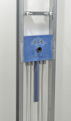 



4
 Mit dem vorgefertigten Installationsmodul gibt es für Metallständerwände einen neuen konstruktiven und montagetechnischen Ansatz, um Körperschallübertragungen auf ein Minimum zu reduzieren. 

