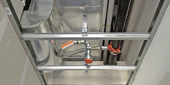 



2
 Flexibles Sprinkler-Formteilsystem in einer Zwischendecke mit hoher Installationsdichte. 
