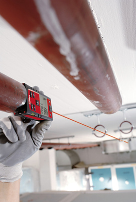 



2
 Mit Laser-Distanzmessern lassen sich Innenraummaße von Technikräumen, Heizflächen, Raumvolumina, Dachhöhen, Rohrleitungs- oder Kabelkanallängen einfacher und präziser messen. 
