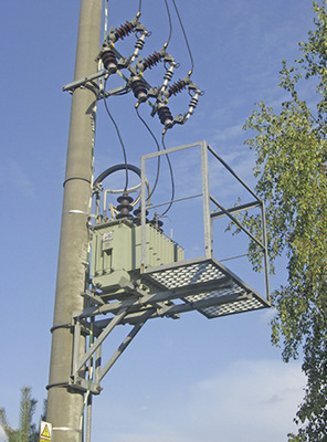 



6
 Bei höherem Leistungsbedarf ist es oft wirtschaftlicher, einen Stromspeicher zu installieren, anstatt einen größeren Trafo nachzurüsten. 
