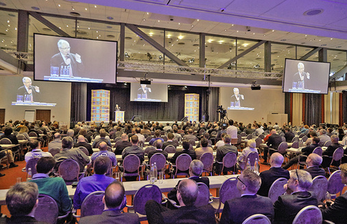 



2
 Rund 500 Gäste kamen zu der von Daikin veranstalteten Leading Air Convention und informierten sich über Innovationen und Zukunftsaussichten der Branche und nutzten die Veranstaltung zum Netzwerken. 
