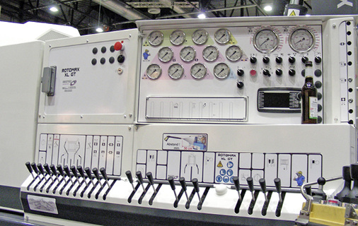 



6
 Bohrunternehmen werden künftig im Rahmen der Zertifizierung nach DVGW W 120-2 stärker in die Pflicht genommen. Auf vielen Bohrstellen werde immer noch im Blindflug gearbeitet, so ein Brancheninsider. 
