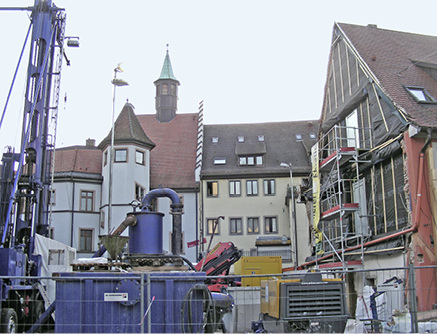 
10
 Der Rückbau von defekten oder schlecht verfüllten Erdwärmesonden ist aufwendig und teuer, wie das Beispiel Staufen zeigt. Jetzt werden auf Initiative der Landesregierung Baden-Württemberg standardisierte Rückbauverfahren entwickelt. 



